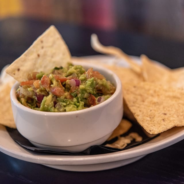 Spirulina Guacamole & Chips.